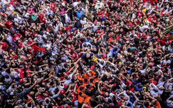 Atos por todo o Brasil cobram liberdade para Lula