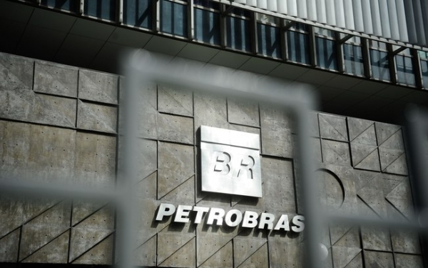 Bolsonaro indica almirante para o Conselho da Petrobrás e consultor condenado pela CVM