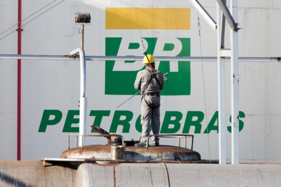 Resultado de imagem para condenação da Petrobras no TST
